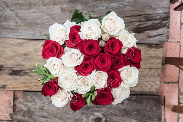 Bouquets de Rosas WONDERS con fillers en 50cm - Imagen 2