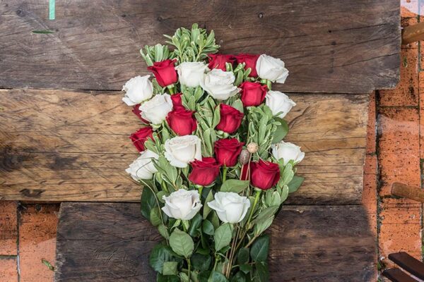 Bouquets de Rosas WONDERS con fillers en 50cm - Imagen 4